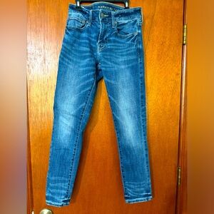 28x28 American Eagle jeans.